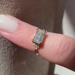 Anillo Apilable de Oro de 14K con Diamante Cultivado en Laboratorio de Corte Esmeralda de 1.01CT, Brillante, Ideal para Regalo de Compromiso o Fiesta, Joyería para Novia - Product Image 6