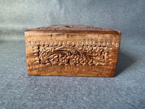 Caja de Pañuelos de Madera Rústica con Diseño Floral Tallado, Calidad Premium, Hecha a Mano, para Decoración de Casa de Campo, Tradebyd - Product Image 6