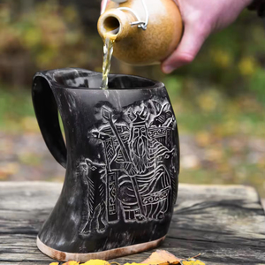 Tasse en corne naturelle Viking Drinking Animal religieux écologique 3D sculpté à la main gravé de haute qualité - Product Image 2