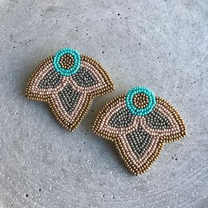 Pendientes florales de rosas bordados a mano, pendientes personalizados con múltiples cuentas, joyería festiva para mujer al mejor precio, pendientes con cuentas. - Product Image 3