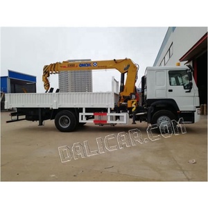 شاحنة هوو 4×2 مع رافعة 8 طن، رافعة <span class=keywords><strong>10</strong></span>-12 طن بذراع مستقيم وتلسكوبي - Product Image 5