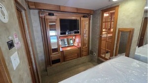 รถบ้านมือสองสภาพดี ปี 2009 ยี่ห้อ Gulf Stream RV Tour Master 40F คลาส A พร้อมขาย - Product Image 3