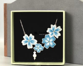 Available in different colore