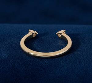 แหวนแต่งงานแบบมินิมอลประดับเพชรเลี้ยงในห้องปฏิบัติการ ทอง 14K ชุบโรเดียม น้ำหนัก 0.12 กะรัต ทรงกลมเจียระไนแบบบริลเลียนท์ พร้อมตราประทับ - Product Image 4