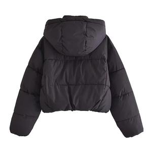 Nouvelle veste matelassée à capuche noire pour femmes Parka de neige rembourrée en coton respirant avec doublure en lin Techniques imprimées - Product Image 6
