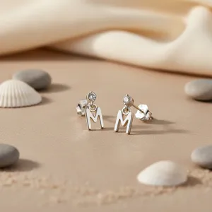 Boucles d'oreilles clous tendance pour femme en argent 925 plaqué or 18 carats avec diamant et zircon, motif étoile géométrique, pour fiançailles - Product Image 1
