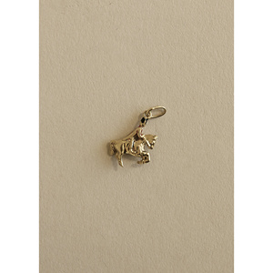 Pendentif Cheval Vintage en Or 14 carats avec Jade Taille Émeraude, Bijou Religieux pour Cadeaux - Product Image 2