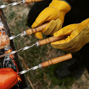 Gants de jardin en cuir de vachette de qualité supérieure de couleur jaune, gants de travail résistants aux épine, pour le jardinage en extérieur par tous les temps - Product Image 3