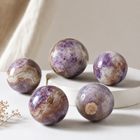Sphère d'améthyste naturelle polie, boule de cristal violette avec bandes d'agate uniques pour la décoration intérieure, la méditation et la collection