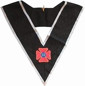 Collier d'officier maçonnique sur mesure de haute qualité, design 2024, couleur noire, à bas prix, en vente - Product Image 1