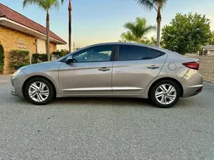 Hyunda ELANTRA SEL 2020 - Product Image 6