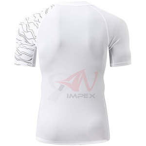 เสื้อแรชการ์ดแขนสั้นสวมใส่สบาย ระบายเหงื่อได้ดี เหมาะสำหรับการออกกำลังกายและไลฟ์สไตล์แอคทีฟสำหรับผู้ชาย - Product Image 4