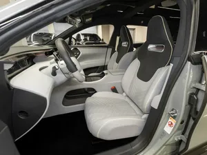 VOITURE D'OCCASION 2023 11 90 kWh I Faible kilométrage Automatique Toit ouvrant panoramique Feux LED Feux diurnes LED 6 places Prête à être expédiée - Product Image 3