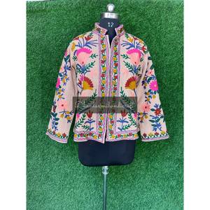 เสื้อคลุมผ้าทอมืออินเดียแบบยูนิเซ็กซ์ ผ้าฝ้ายคัดพิเศษ แจ็คเก็ตฤดูหนาวแบบสั้น พร้อมงานปักมือ สำหรับงานปาร์ตี้ ผลิตตามแบบ ODM สำหรับผู้หญิง - Product Image 4