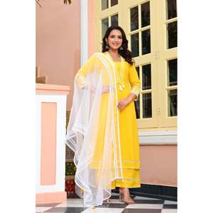 Superbe ensemble ethnique indien brodé jaune en pur coton, comprenant une kurta, un palazzo et un dupatta en organza, idéal pour les mariages et les fêtes, fabriqué en viscose. - Product Image 3