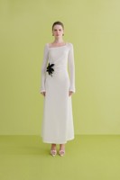 Robes de luxe pour femmes à manches longues ABOLI ROBE ASYMÉTRIQUE Noir et blanc ANT BLANC Vêtements pour femmes Étiquettes personnalisées fabriquées au Vietnam