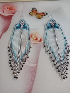 <b>Direct</b> Factory Supply Elegant Handmade Beaded Earrings <b>Beads</b> Jewelry for Special Occasions Available for Affordable Price - Product Image 3