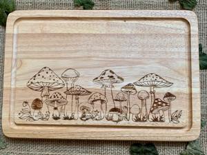 Planche à découper en bois gravée au design de champignon de qualité supérieure Planche élégante pour la présentation sur table et les cadeaux en provenance d'Inde - Product Image 4
