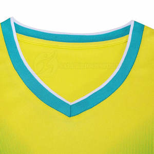 Uniforme de Fútbol Unisex de Alta Calidad OEM, 100% Poliéster, Logotipo Personalizado, Tallas Grandes para Jóvenes, Hombres, Mujeres y Adultos, Precio Bajo en Existencia - Product Image 2