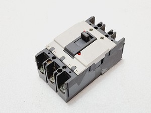 Venta caliente Nuevo Disyuntor Original BKN 3P 3A Uso Industrial de Plástico - Product Image 4