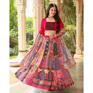 Ensemble Lehenga en satin de soie rose Jiyana avec travail de miroir pour femmes - Product Image 2
