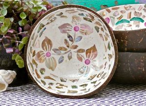 Cuenco hecho a mano de nácar con superficie lisa y brillo reflectante para arreglos interiores elegantes - Product Image 6