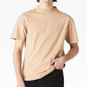 T-shirt uni à manches courtes et coupe ajustée en mélange de polyester et de coton pour hommes - Product Image 1