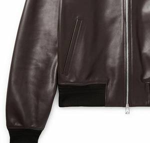 เสื้อแจ็คเก็ตหนังผู้ชายแบบคอตั้ง ผ้าแคนวาสเคลือบกันน้ำ ระบายอากาศ กันลม สีพื้นเรียบ สไตล์วินเทจ สำหรับฤดูหนาว ผลิตตามแบบ OEM - Product Image 6