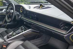 Porsche 911 Turbo S 2023, Motor de 6 Cilindros en Línea con Doble Turbo de 640 hp, Tracción en las Cuatro Ruedas, Equipamiento de Alta Gama, Sin Modificaciones - Product Image 3