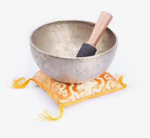 Bols chantants en acier inoxydable poli faits à la main pour la méditation, le yoga, la guérison sonore et le calme intérieur - Product Image 1
