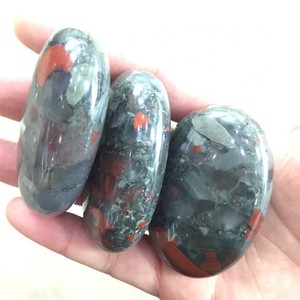 Piedra de Palma de jaspe de sangre africana de cristal Piedra Natural Piedra preciosa curativa Guijarro Palma tallada Ágata de cuarzo Piedras de Palma de cristal - Product Image 3