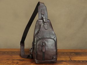 Bolso cruzado pequeño de cuero unisex con ranura para tarjeta, bolso de pecho diario de negocios a la moda vintage, portátil, para el pecho - Product Image 5