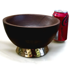 Bol en bois de grande capacité avec poignée en métal adapté aux salades et repas de taille familiale parfait pour les fêtes et les occasions spéciales - Product Image 6