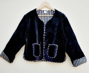Veste pour femme en velours matelassé réversible avec doublure en coton, écologique et respirante, design automne/hiver - Product Image 4