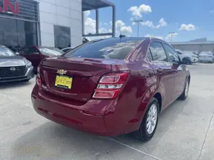 Chevrolet Sonic LT Sedan d'occasion 2018 avec sièges en cuir, feux LED, pneus R19, transmission automatique, toit ouvrant panoramique - Product Image 6