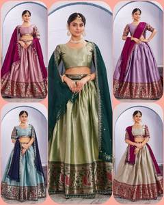 Lancement de la nouvelle collection de lehenga choli modernes pour fêtes, en tissu de soie jacquard avec de grands motifs tissés sur la bordure. - Product Image 6