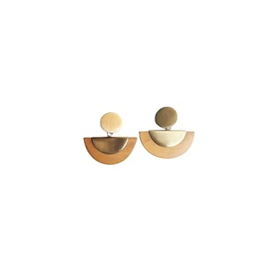 Boucles d'oreilles artisanales en laiton massif à vendre et boucles d'oreilles décoratives en laiton de haute qualité pour femmes taille personnalisée meilleur prix - Product Image 2