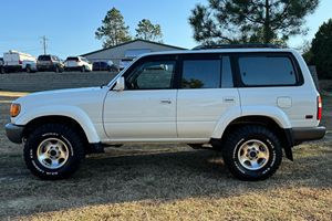 OFFRE SPÉCIALE - LANDCRUISERS 4x4 SUV 1993 - ÉTAT IMPECCABLE - FONCTIONNENT PARFAITEMENT - CHOIX PREMIUM - PRÊT À L'EXPORTATION - Product Image 3