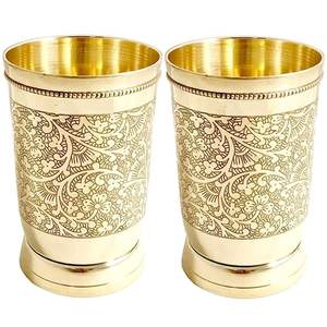 เหยือกแก้วสีบรอนซ์ทองเหลืองบริสุทธิ์พร้อมที่จับสำหรับเสิร์ฟน้ำดื่มโยคะและอายุรเวทใช้ในบ้านหรือเป็นของขวัญ - Product Image 3