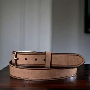 Cinturón de Cuero Vacuno Marrón con Hebilla de Acero Inoxidable, Estilo Vintage para Hombre, Ecológico, Impermeable, Ligero, Personalizable, Moderno e Informal - Product Image 4