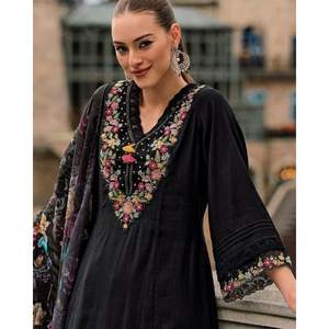 Mousseline pure avec broderie de séquence travail Salwar Suit Set d'Inde - Product Image 1