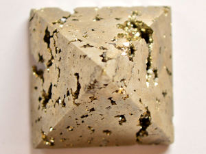 Pérou Pyrite Cristal Pyramide Pointeur Guérison Cristal Puissant Protection Pierre Fous Or Pierre Naturelle Sculpté Poli Druzy Lot - Product Image 5