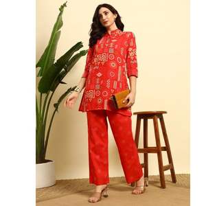 ชุดคุर्ติผ้าฝ้ายพรีเมียมลายดอกไม้สำหรับฤดูร้อนแบบผ่าข้างสั้น พร้อมกางเกงปาลาซโซสำหรับผู้หญิง |   ผ้าที่ระบายอากาศได้ดี |   ชุดลำลองและชุดพื้นเมือง - Product Image 1