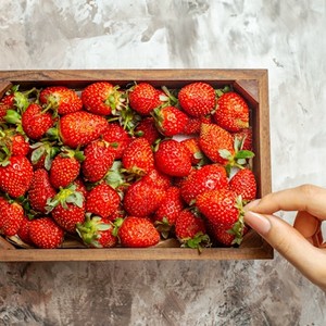 Petite boîte en bois marron Cadeaux gratuits et artisanat Boîtes en bois Panneaux muraux - Product Image 1