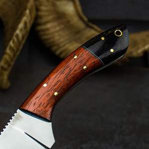 Cuchillo de Caza/Camping de Acero de Damasco Hecho a Mano Personalizado al por Mayor ODM OEM con Mango de Hueso de Color y Funda de Cuero - Product Image 3