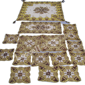 Couverture de table à broderie en filet 4 pièces ensemble de nappes décoratives faites à la main pour les mariages et la décoration intérieure - Product Image 1