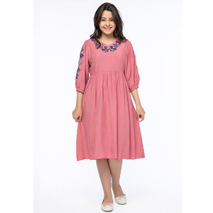 Nouveauté Vêtements fille OEM ODM encolure en V manches trois-quarts robe fille avec broderie lors de la fabrication en gros - Product Image 2