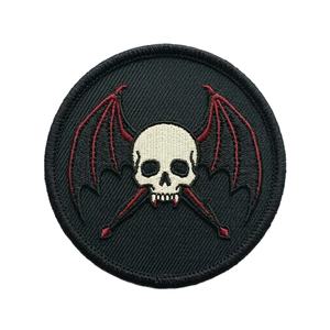 Patch thermocollant personnalisé, motif crâne de vampire et ailes de chauve-souris, brodé circulaire, style punk gothique, pour vêtements de motard et vestes en jean - Product Image 1