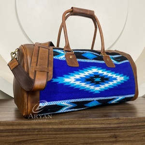 2025 accesorios de viaje bolsas de viaje al aire libre manta de sillín personalizada bolsa de Gimnasio Deportivo para mujeres bolsas de lona de cuero genuino bolsas de noche - Product Image 1