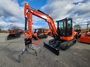 Nueva miniexcavadora de 4 toneladas, motor Kubota, miniexcavadora sobre orugas, maquinaria de movimiento de tierras, excavadora pequeña con cabina a la venta - Product Image 4
